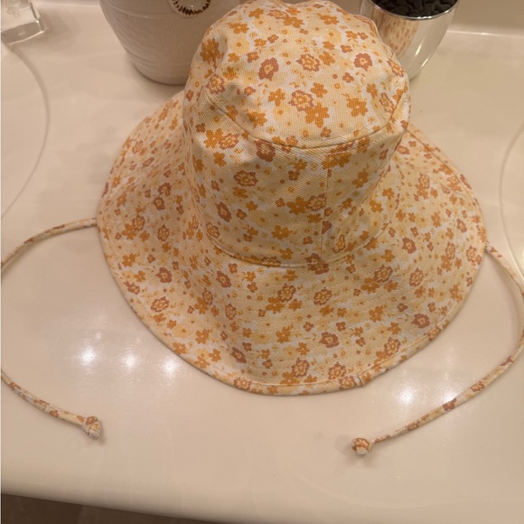 Lack Of Color Floral Bucket Hat Peach Bloom S/MWide Brim 💯% Cotton Canvas NWT